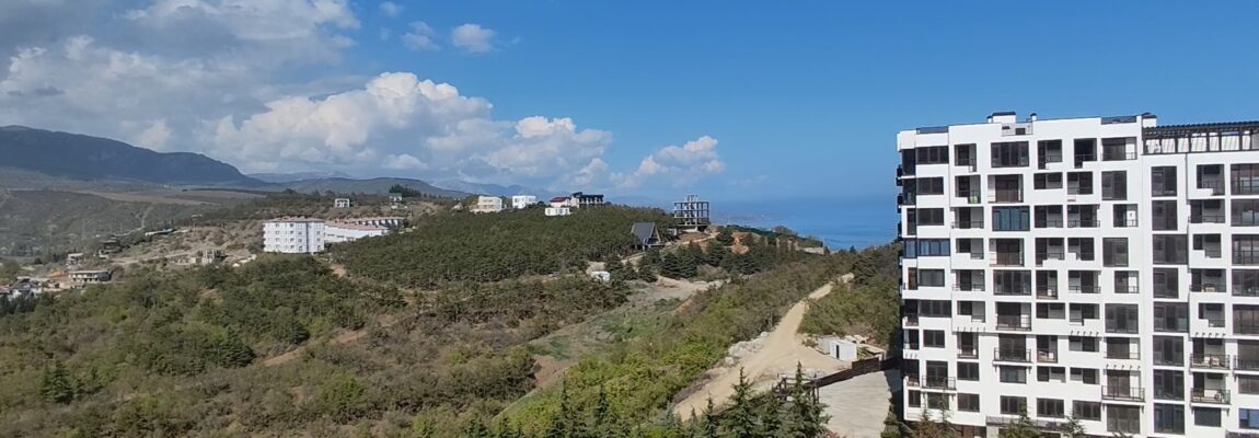 Продаётся видовая 1-комнатная квартира 38.5 м² в ЖК «Лучистое», Алушта. От собственника