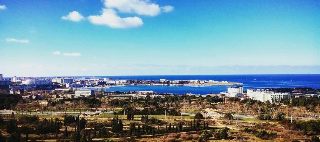 Анализ рынка недвижимости: каковы цены на квартиры в центре Севастополя?